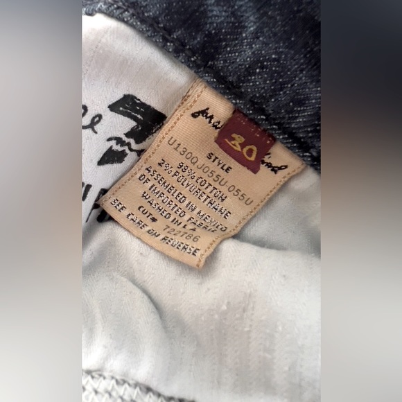 7 for all Mankind low rise and flare leg jean. - Picture 4 of 4